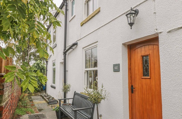 Chuckle Cottage 