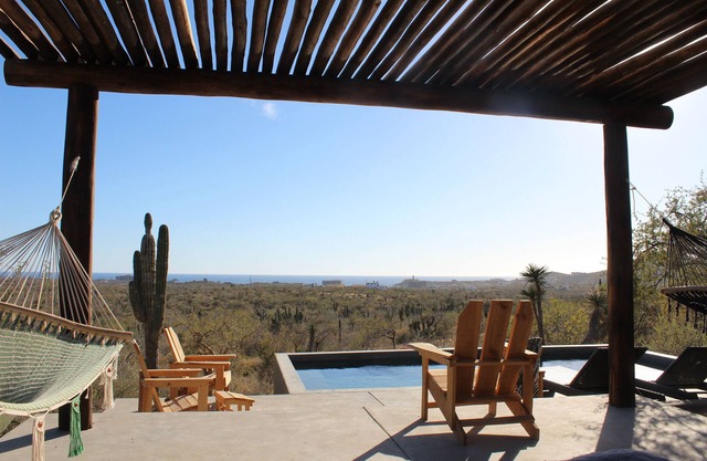 Chula Surf Lodge, Solar Heated Pool, 4 bedrooms/4 bath