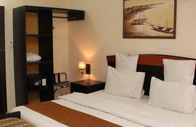 Class Suites Signature