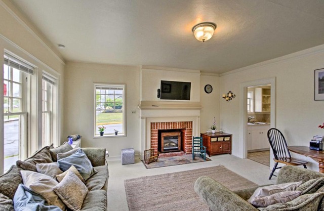 Classic Aberdeen Apt 1 Mi to Riverfront Park!