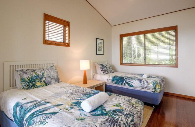 Claytons 8 | 3 bed, 2 bath, sensational views, no need for a car! Beachfront :)