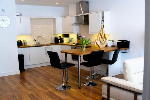 Cleave House - Contractor ready!