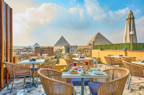 Cleo Patra Pyramids Tower Inn