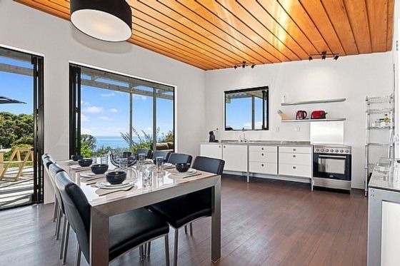 Clifftop Castle - Langs Beach Holiday Home