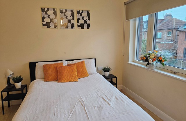 Close To The New Iconic Tottenham Stadium & Drumsheds, With Easy Access to City.