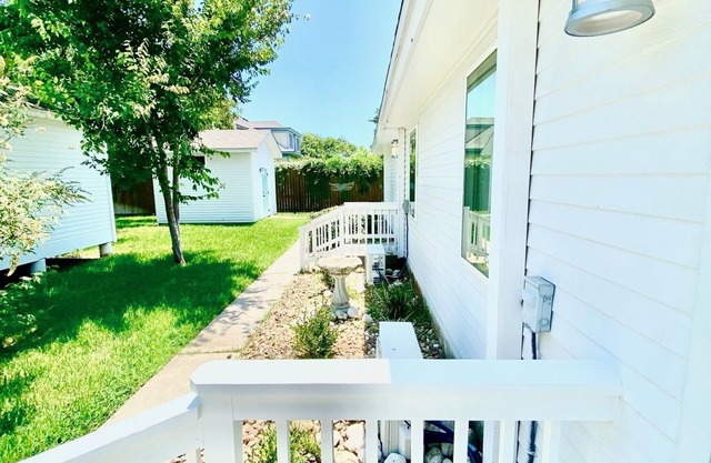 Coast Oaks Cottage 4 1 Bedroom Cottage by RedAwning