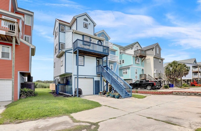 Coastal Chic Townhome | 3 Balconies & Ocean Views
