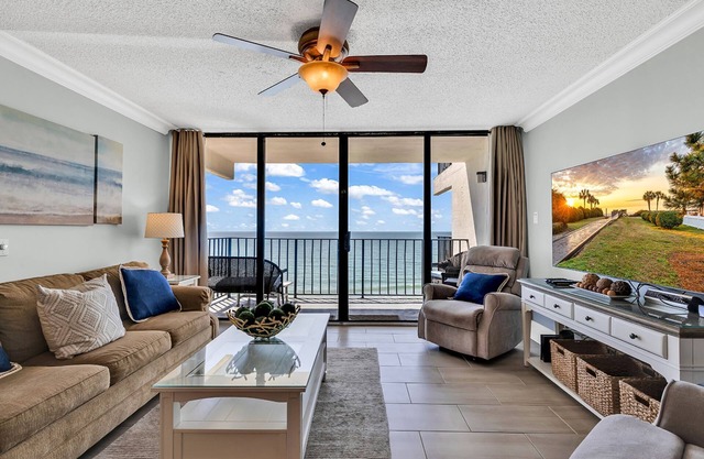 Coastal Oceanfront Comfort: 3 BR Oceanfront, Pools, Beautiful Views