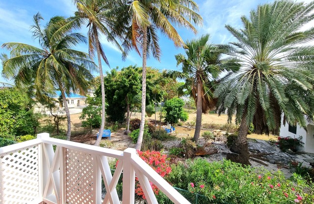 Coastal View 7 Barbados - One Bedroom with Surfing and Beach nearby