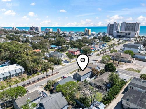 Coastal Villa- Sleeps 8, 5 Bds, and 3 Blocks to Beach by myBeach Vacation Rentals