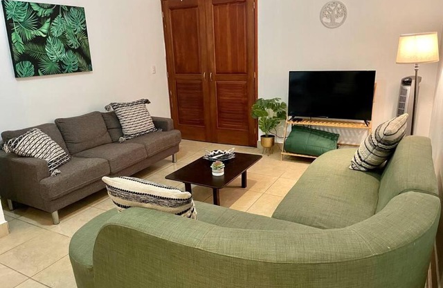 Coco Life-Walk to beach/town, Parking, Fiber Wifi