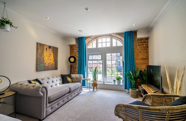 Cocoa Suites 3 - sleeps 2 guests with parking