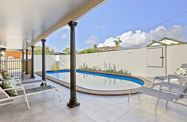 Coffs Mediterranean Villa 2 is a one bedroom apartment in a gated complex of only 5 apartments.
