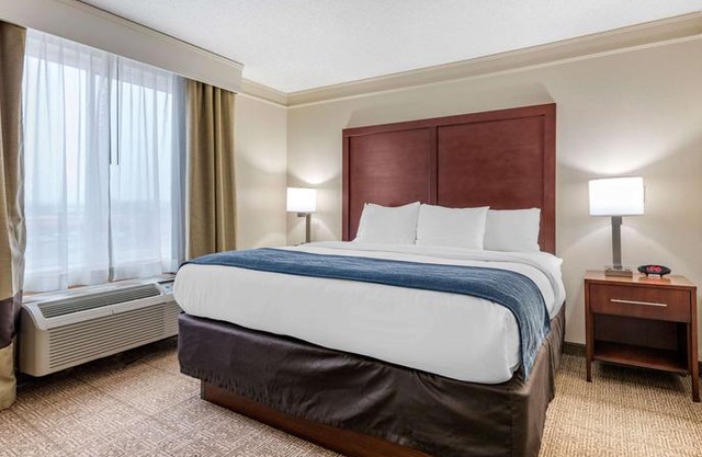 Comfort Inn & Suites Heath