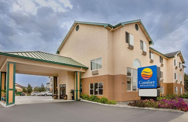 Comfort Inn & Suites Redwood Country