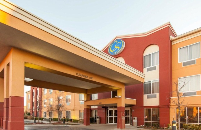 Comfort Suites Central / I-44