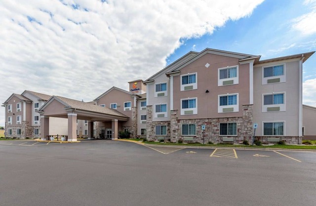 Comfort Suites Delavan - Lake Geneva Area
