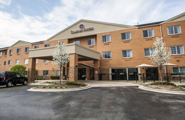 Comfort Suites Elgin