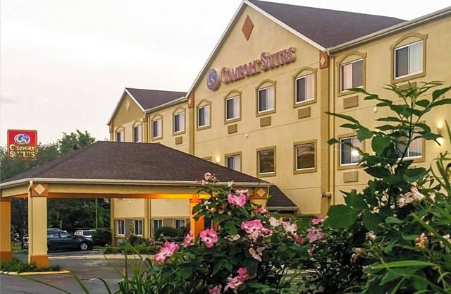Comfort Suites Omaha