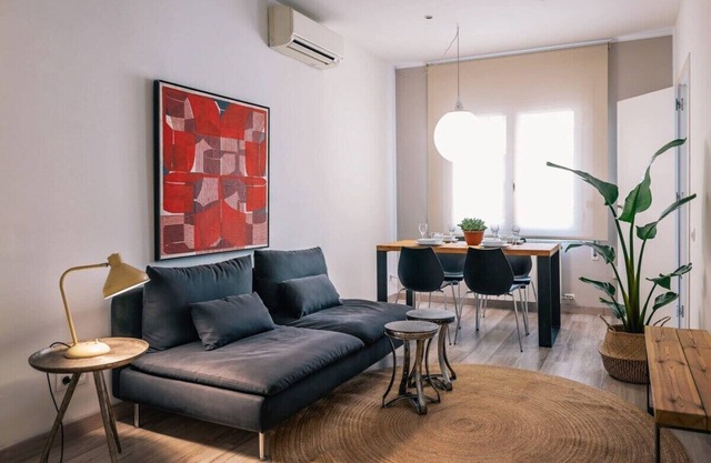 Comfortable 3-bedroom next to Sagrada Familia