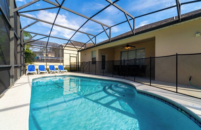 Comfortable Calabay Parc Pool Home with Games Room Close to Disney