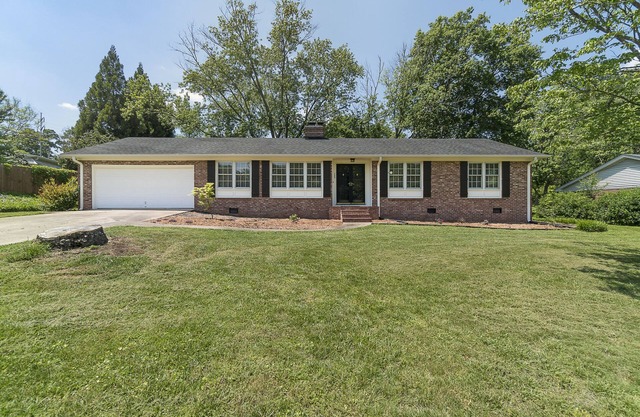 Comfy Eastside Home Close to Downtown