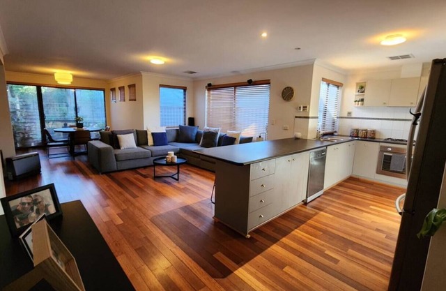 Comfy, Stunning, Modern & Well Located