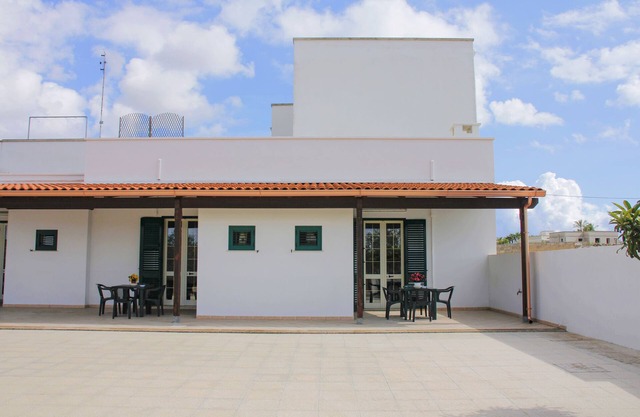 Complete relax away from the chaos immersed in the Salento countryside