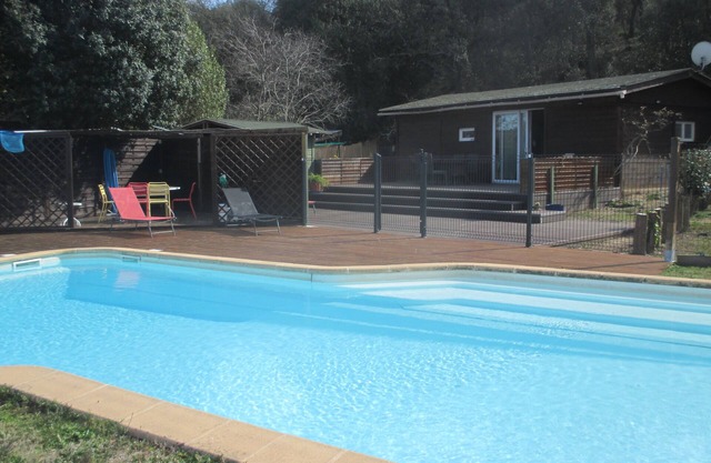Conditioned cottage at the foot of Albéres with pool prox. Sea