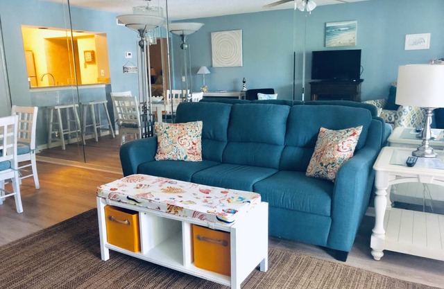 Condo ∙ 2 bedrooms ∙ 6 guests