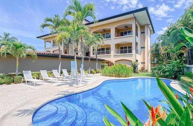 Condo Las Brisas near to Marina Herradura, free Pool and wifi