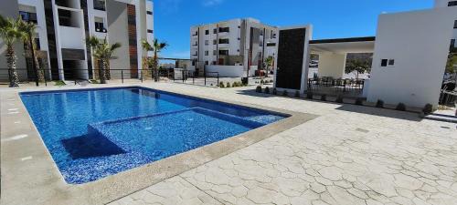 Condo located 8 min from DT & 15 min from Airport