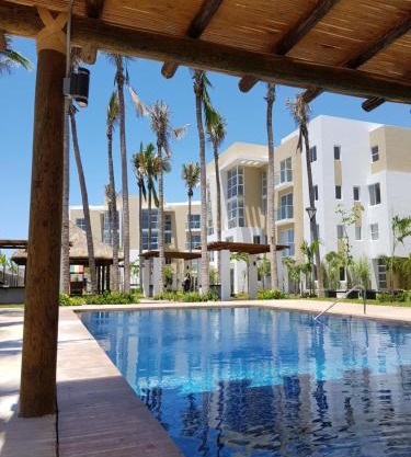 Condominio con alberca en Zona Cerritos