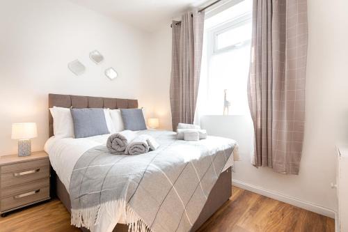 Contractor-Approved - 4 Bed - Smart TVs - Access M4