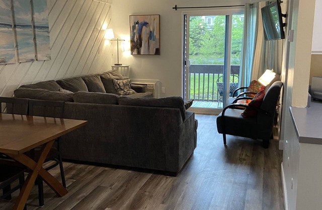 Convenient location to Weirs Beach at Lake Winnipesaukee