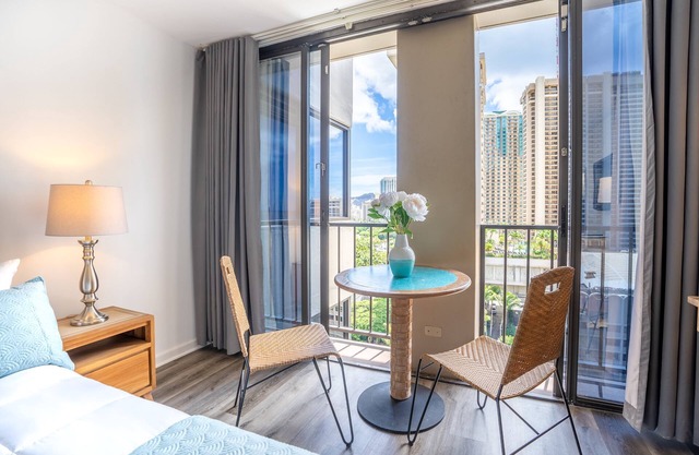 Conveniently located Waikiki studio, with A/C, close to beach, restaurants