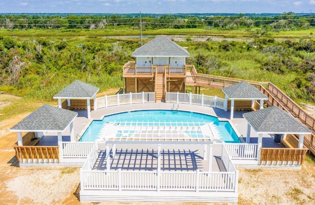 Cosmo's Cabana