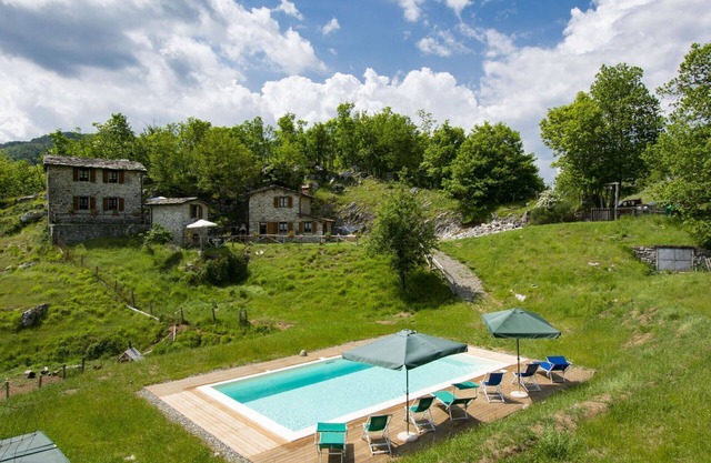 Cosy apartment in villa for 6 guests with WIFI, pool, TV, patio and pets allowed