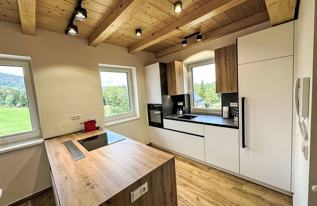 Cosy apartment for 12 guests with WIFI, TV and terrace