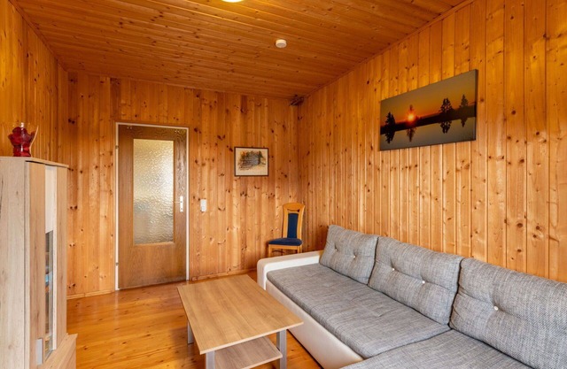 Cosy apartment for 14 people with WIFI, TV and patio