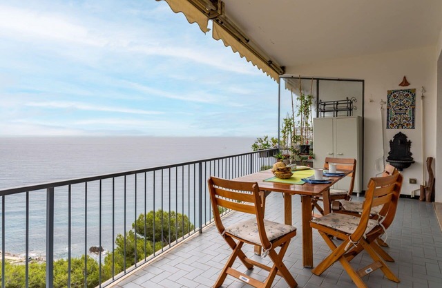 Cosy apartment for 6 people with WIFI, TV and terrace