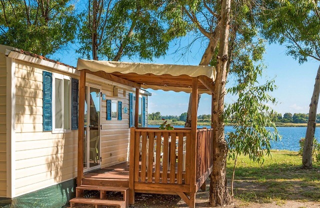 Cosy apartment in villa for 4 people with WIFI, A/C, pool, TV, terrace, pets allowed and parking
