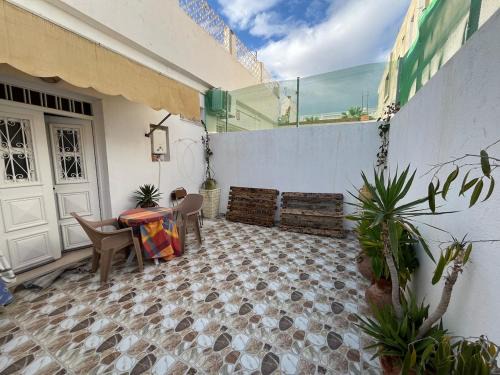 Cosy Ground Floor Studio with Terrace