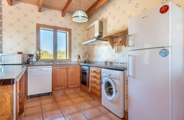 Cosy Holiday Home Els Girasols with Pool, Fireplace, Terrace & Wi-Fi