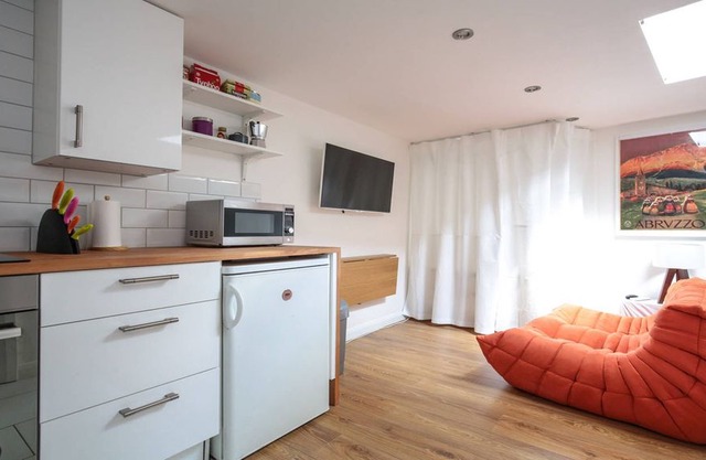 Cosy Studio near Seven Sisters Station