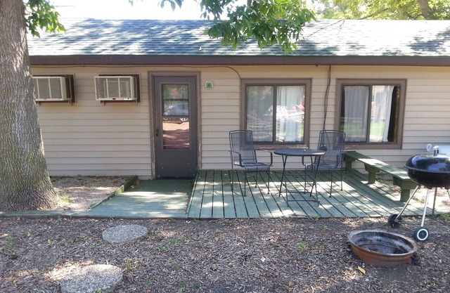 Cottage 4 is great for family gatherings, & fishing on Lake Osakis!