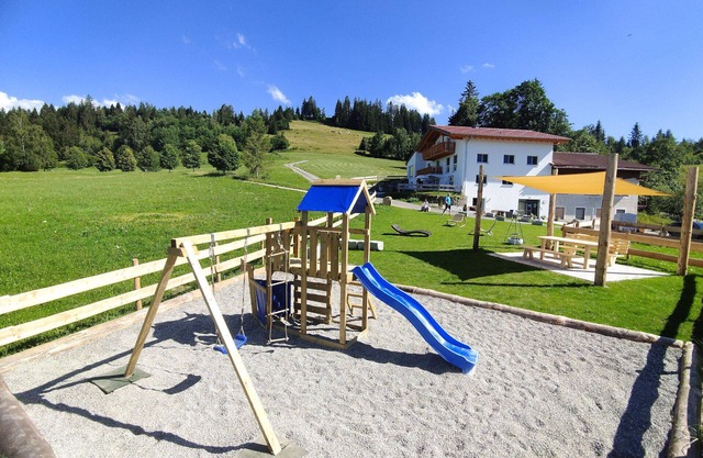 Country house at the Schindelberg lift - panoramic view