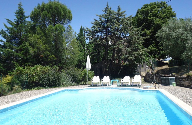 COUNTRY HOUSE WITH PRIVATE POOL 6m x 13m50. 4-STAR CLASS.