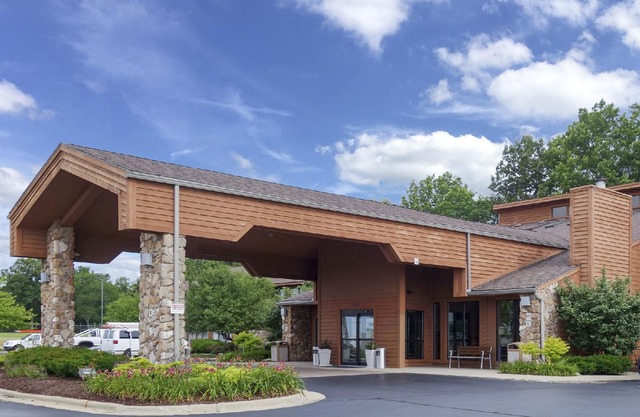 Country Inn & Suites by Radisson, Mishawaka, IN