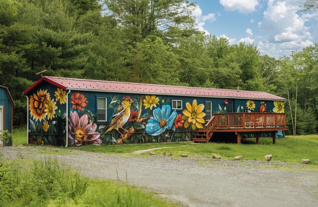 Countryside Escape · Pond · Hot Tub · Cabin Bloom